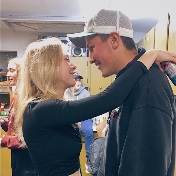 Meet your Posher, Tira - Picture 1 of 1